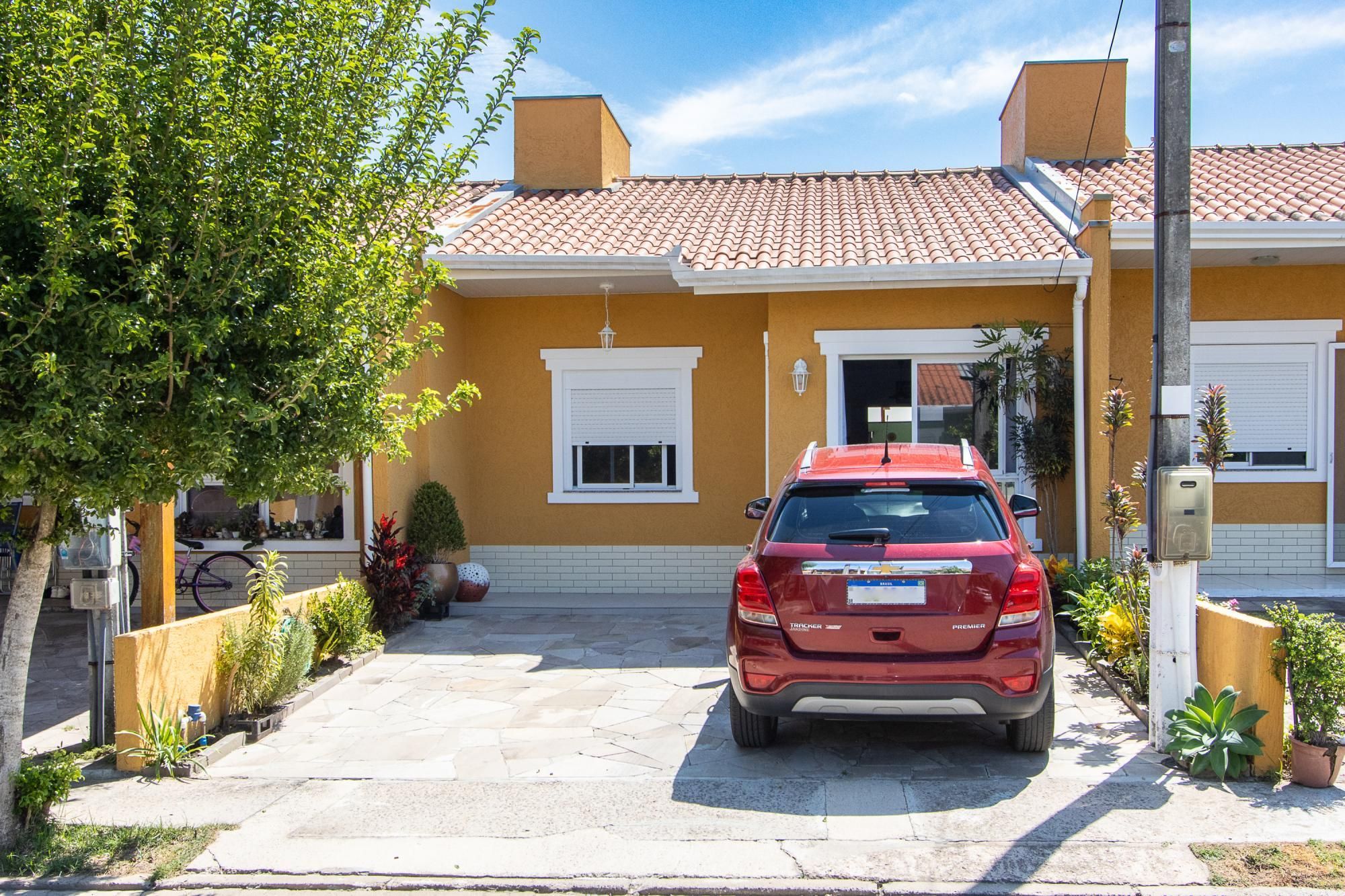 Casa de Condomínio 2 dormitórios no bairro Hípica