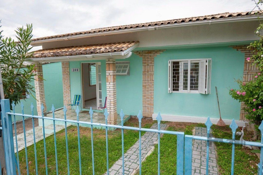 Casa à venda com 6 quartos, 151m² - Foto 1