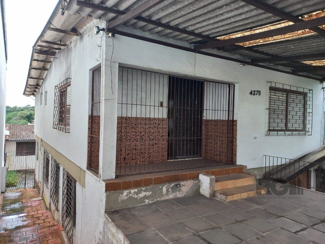 Casa à venda com 3 quartos, 150m² - Foto 1