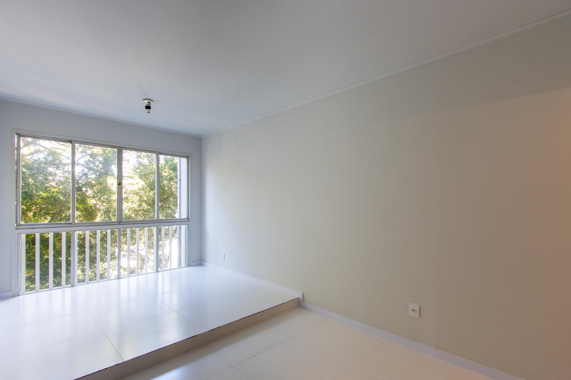 Apartamento 3 quartos, reformado, condomínio com infraestrutura - Bairro Cristal