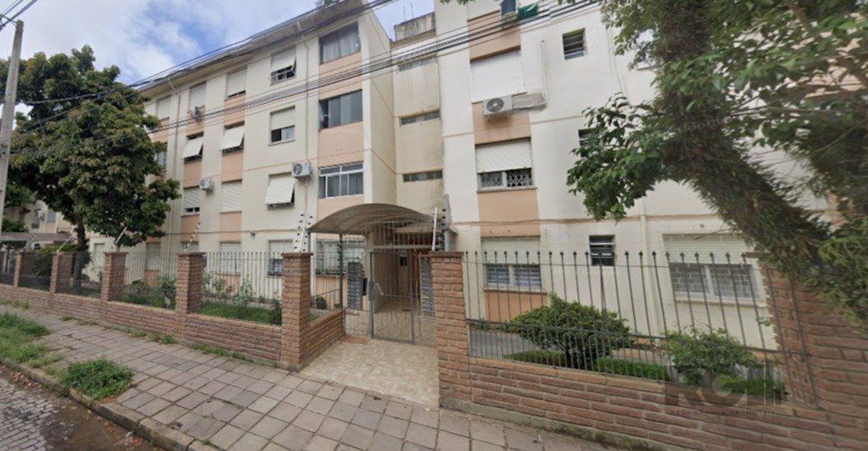 Apartamento à venda com 34m², 1 quarto, 1 vaga no bairro Cavalhada em Porto Alegre