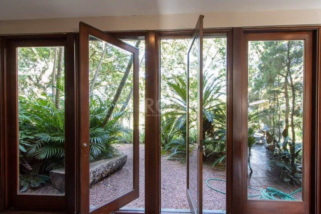 Casa de Condomínio à venda com 8 quartos, 1350m² - Foto 50