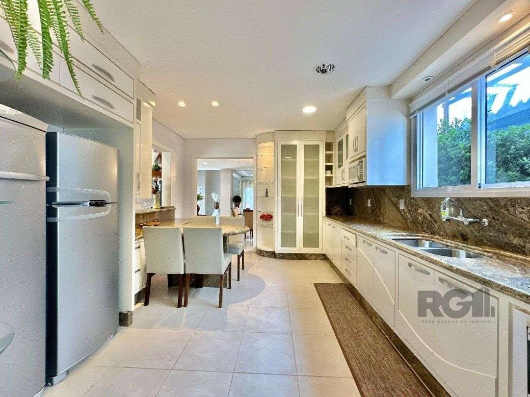 Casa de Condomínio à venda com 5 quartos, 323m² - Foto 7