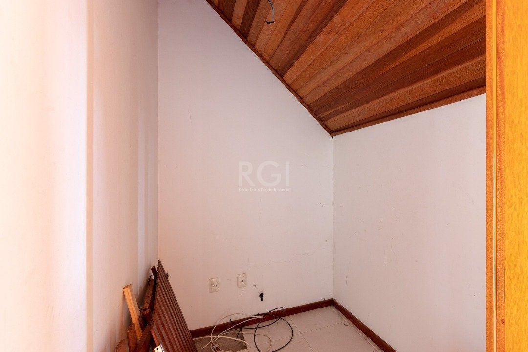 Casa à venda com 3 quartos, 233m² - Foto 32