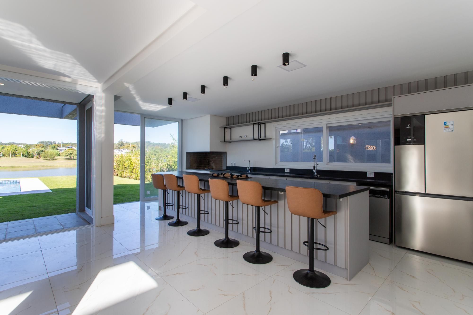 Casa de Condomínio à venda com 4 quartos, 297m² - Foto 20