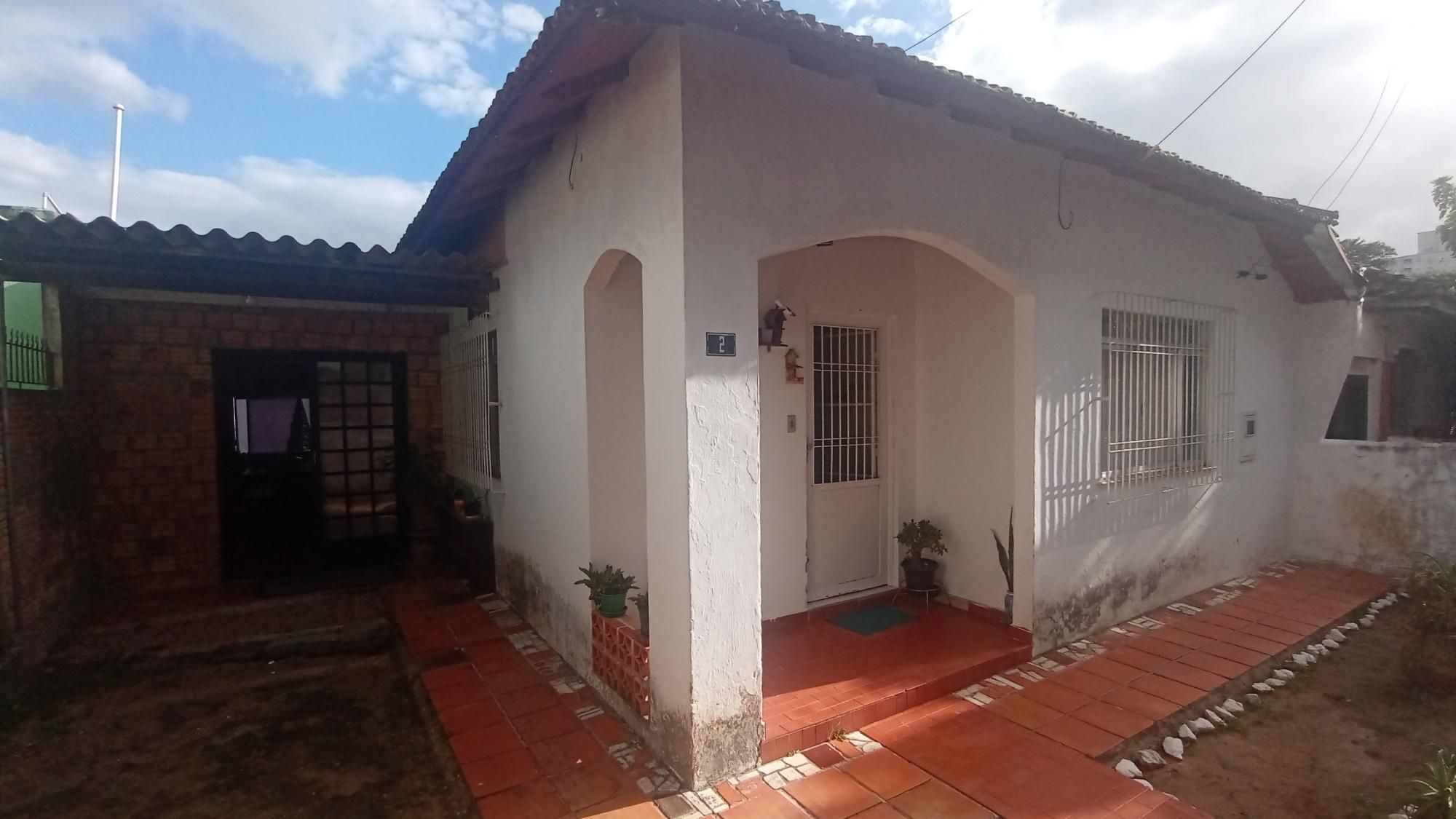 Casa com 2 dormitórios no bairro Glória