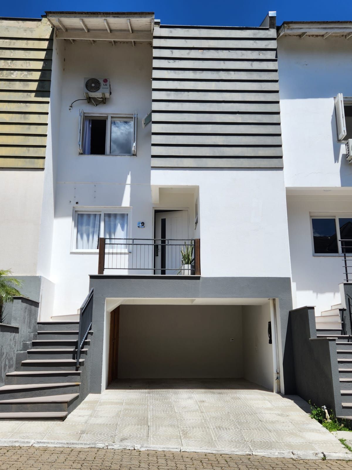 Ótima casa em condomínio fechado na Vila Nova, em Porto Alegre!