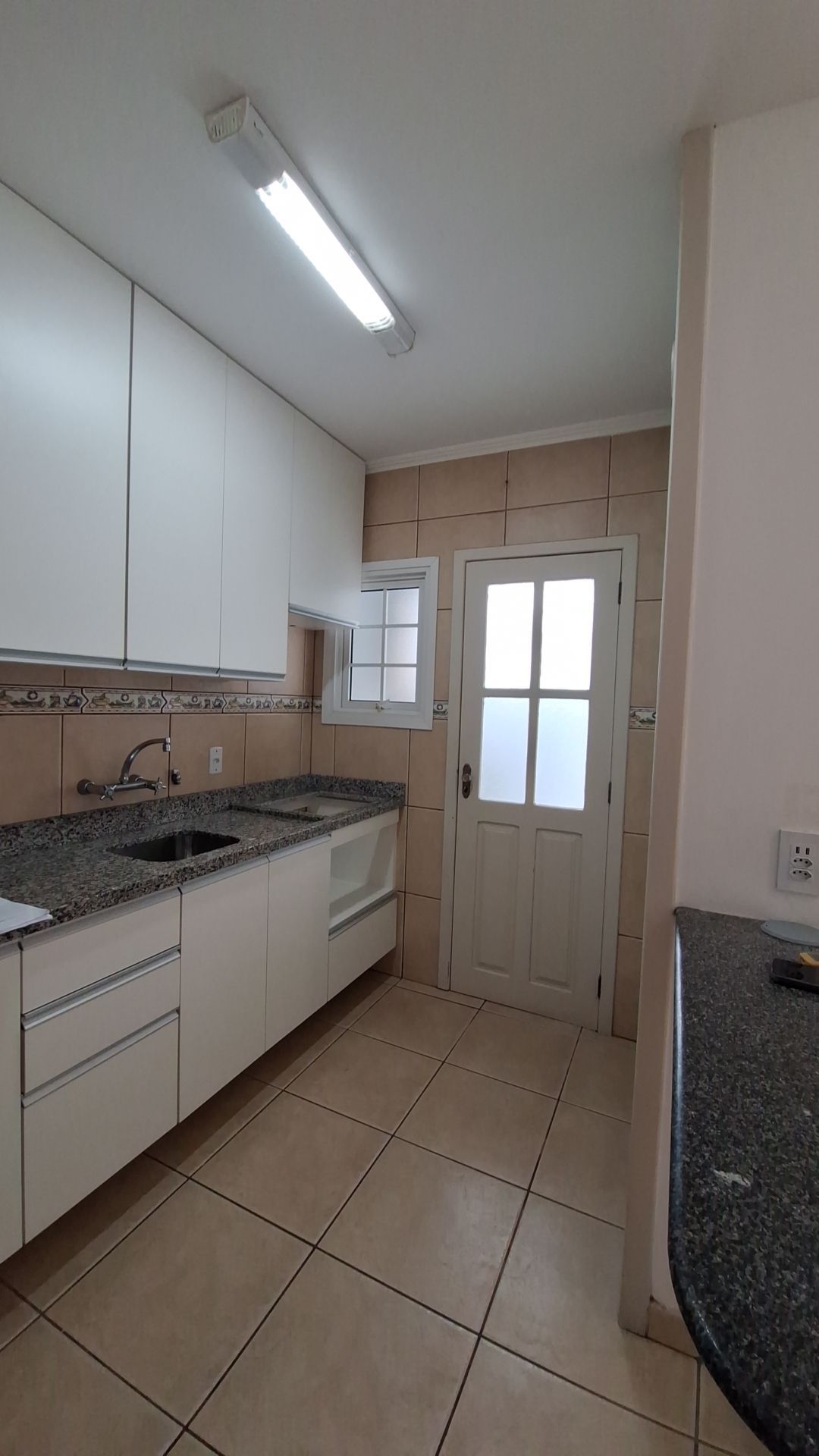 Casa Condominio para Venda - 205m², 3 dormitórios, sendo 1 suites, 2 vagas - Vila Assunção