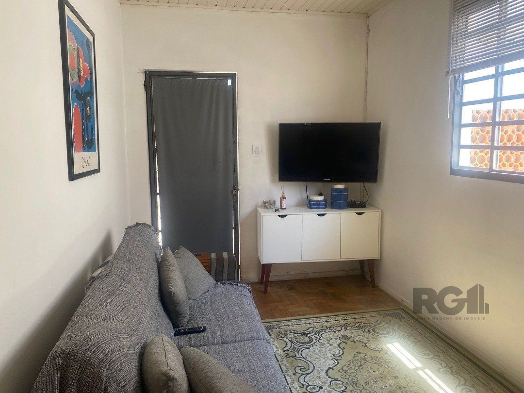 Casa à venda com 2 quartos, 70m² - Foto 2