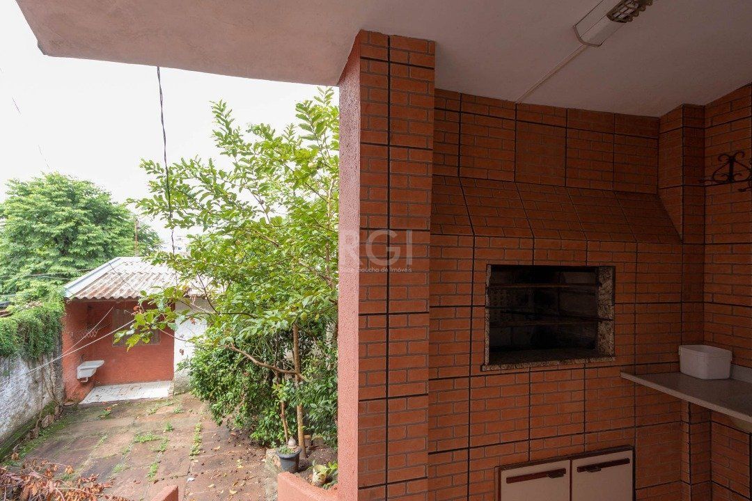 Casa à venda com 3 quartos, 220m² - Foto 9