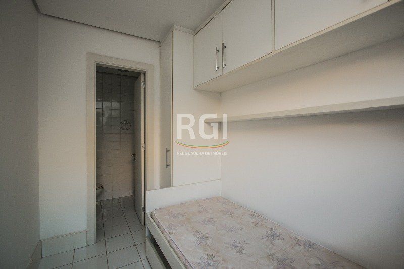 Casa de Condomínio à venda com 4 quartos, 322m² - Foto 35