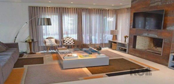 Casa de Condomínio à venda com 4 quartos, 303m² - Foto 3