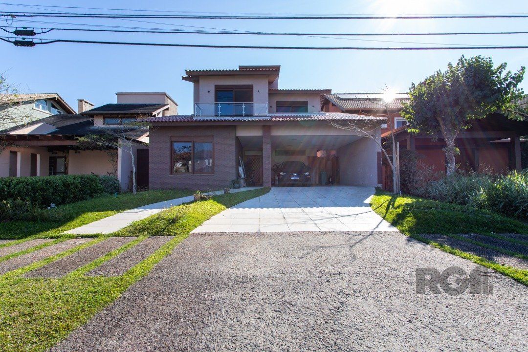 Casa de Condomínio à venda com 4 quartos, 226m² - Foto 2