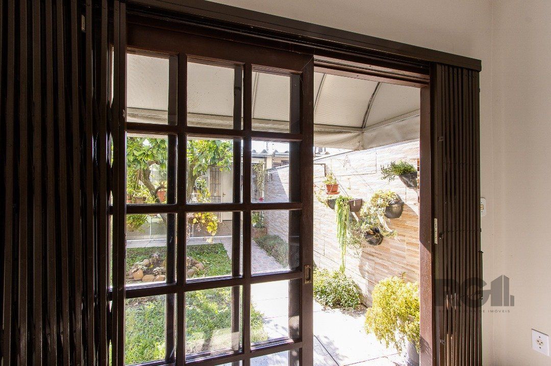 Casa à venda com 3 quartos, 202m² - Foto 14