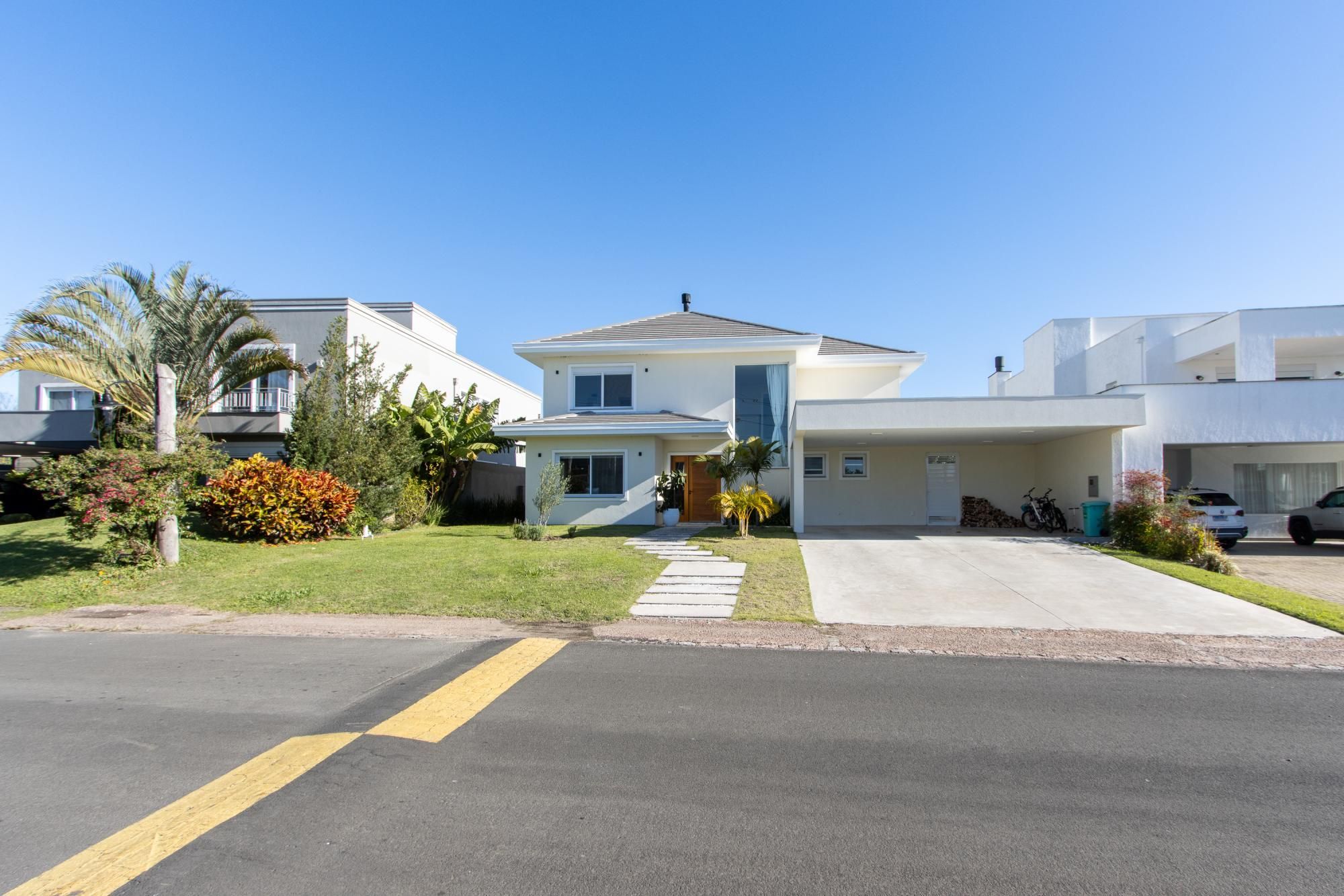 Casa de Condomínio à venda com 5 quartos, 318m² - Foto 2