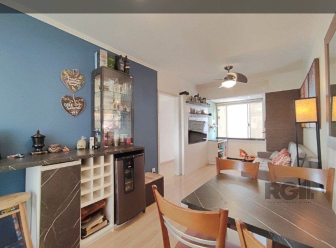Apartamento à venda com 60m², 2 quartos, 1 vaga no bairro Petrópolis em Porto Alegre