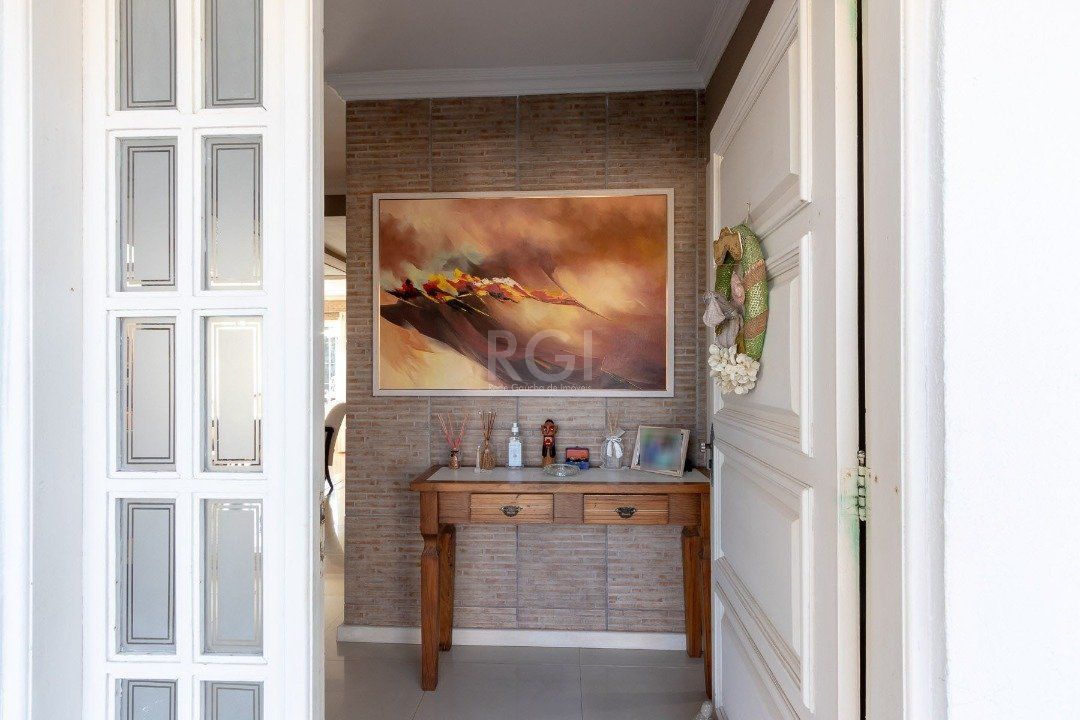 Casa à venda com 3 quartos, 256m² - Foto 2
