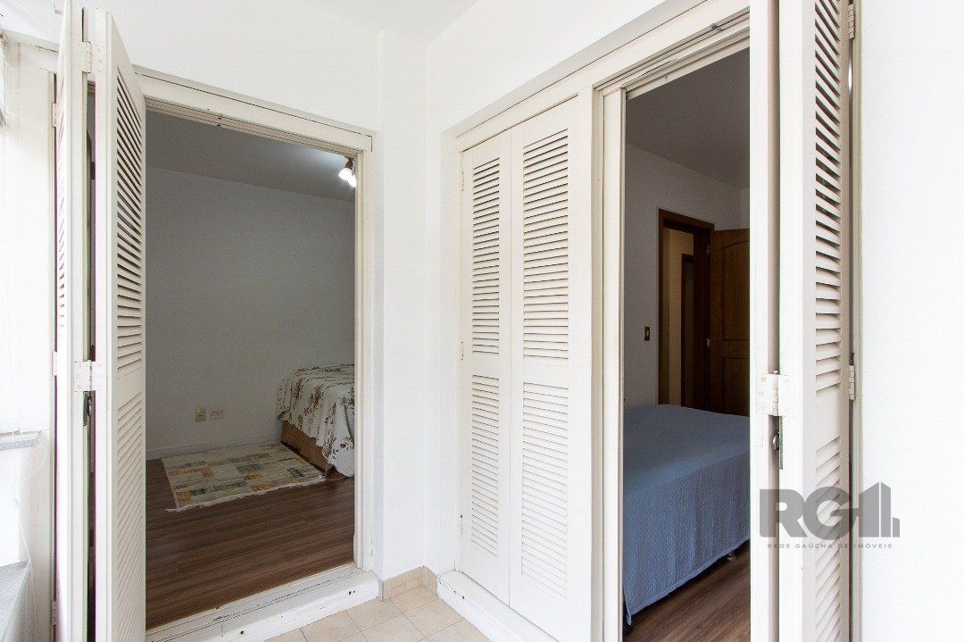 Casa de Condomínio à venda com 4 quartos, 224m² - Foto 37
