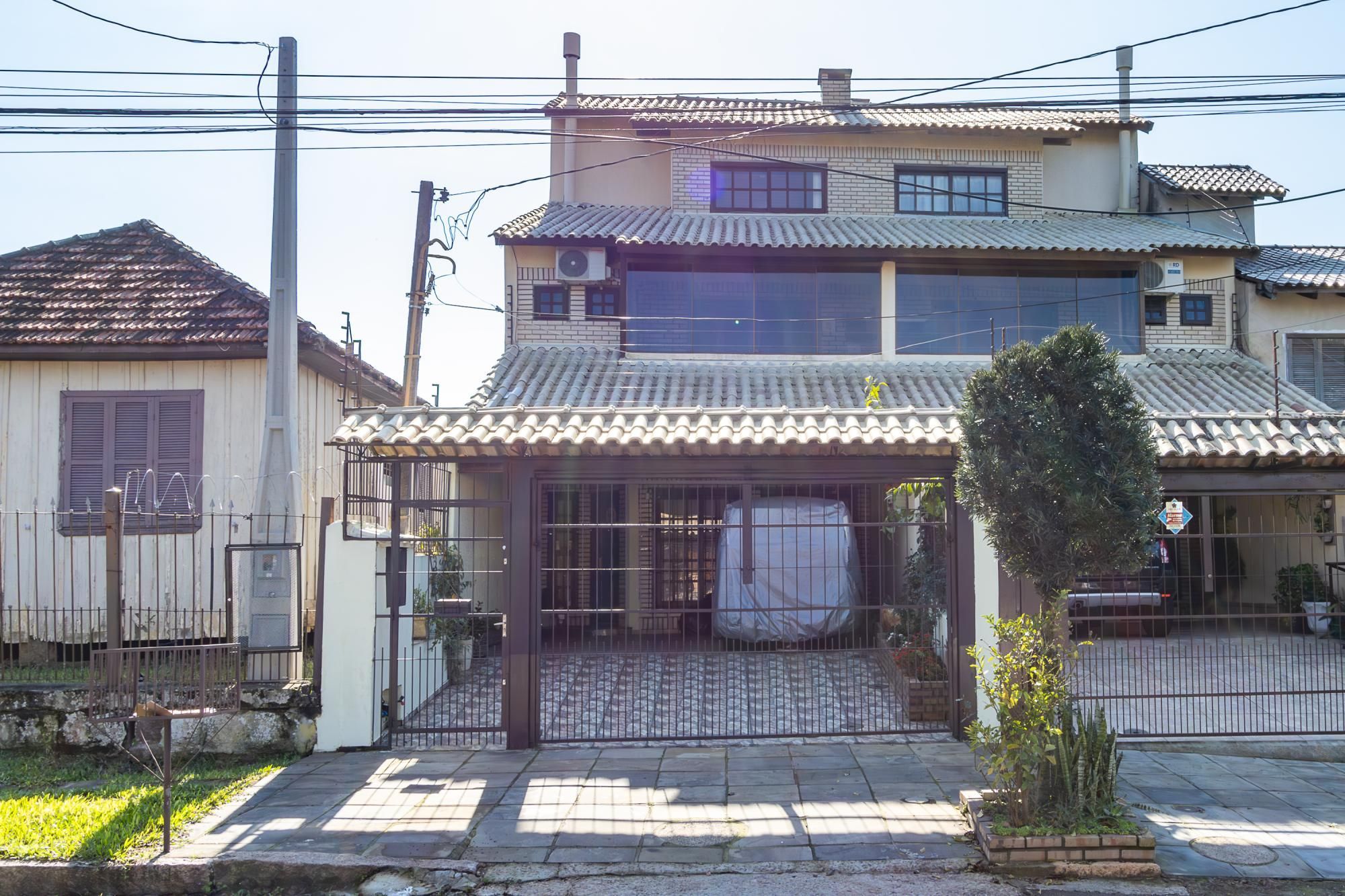 Casa, 3 quartos, 202 m² - Foto 1