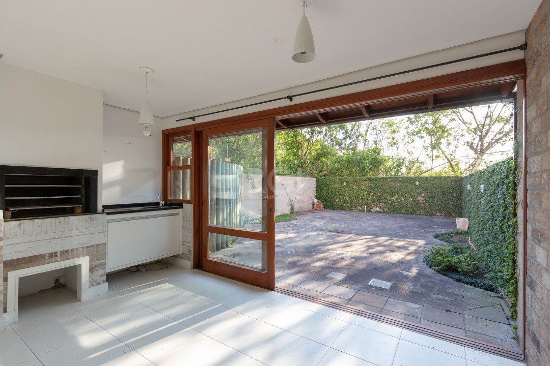 Casa à venda com 3 quartos, 233m² - Foto 6