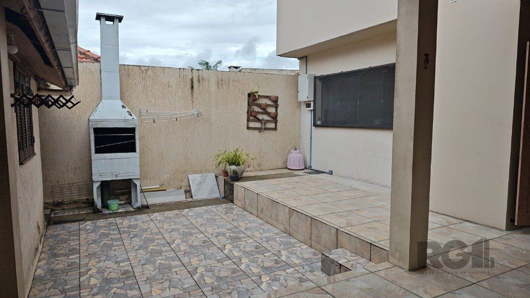 Casa à venda com 6 quartos, 320m² - Foto 10