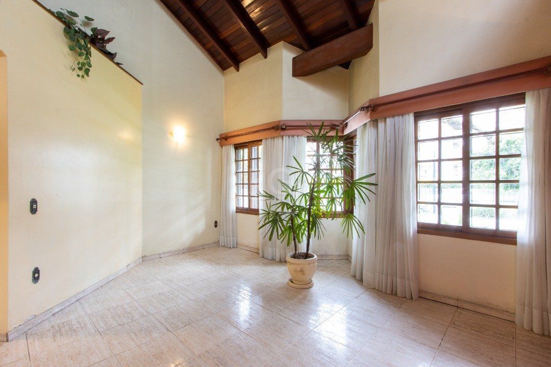 Casa à venda com 5 quartos, 250m² - Foto 7