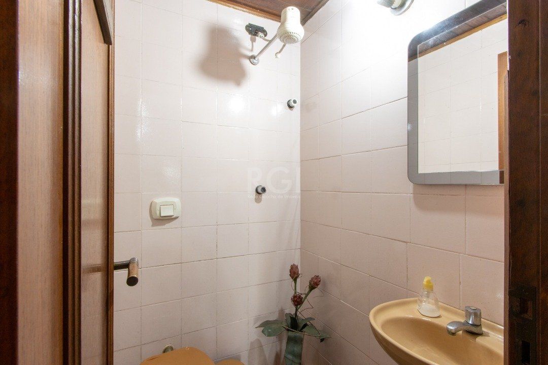 Casa à venda com 5 quartos, 250m² - Foto 29