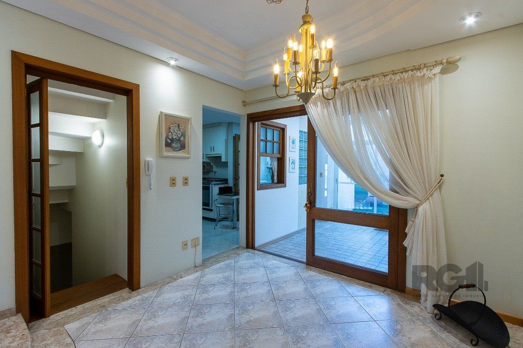 Casa de Condomínio à venda com 4 quartos, 216m² - Foto 8
