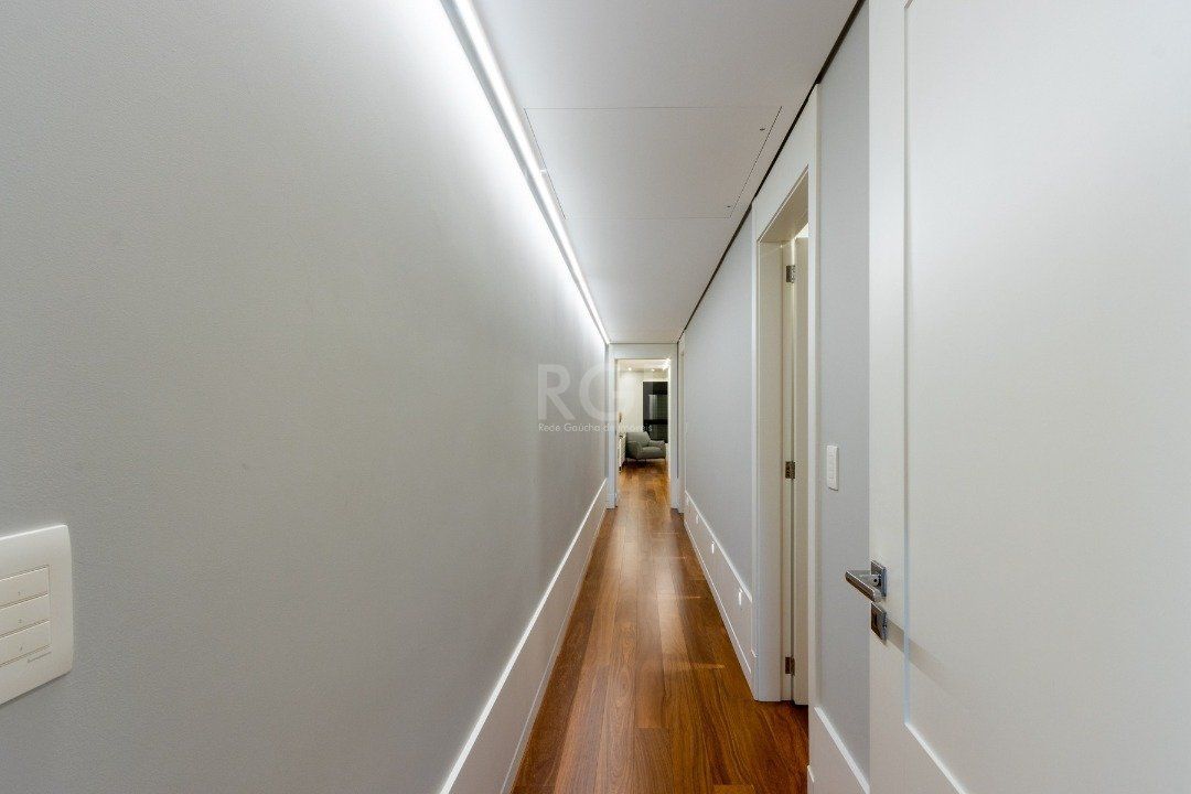 Apartamento à venda com 3 quartos, 256m² - Foto 33