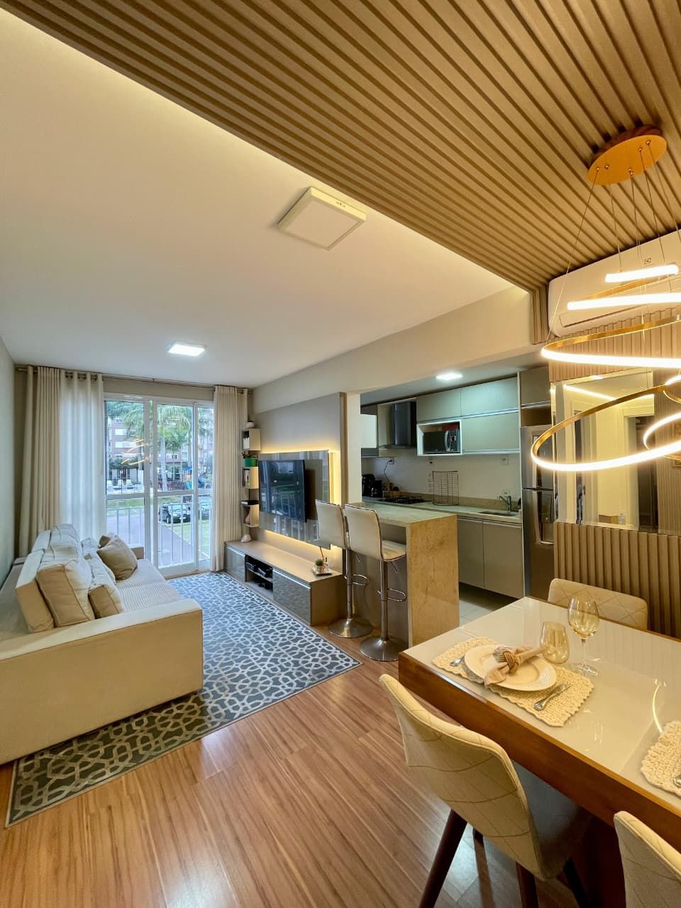 APARTAMENTO MOBILIADO, BAIRRO VILA NOVA - 57M² - 02 QUARTOS, 01 SUÍTE - 01 VAGA DE ESTACIONAMENTO!