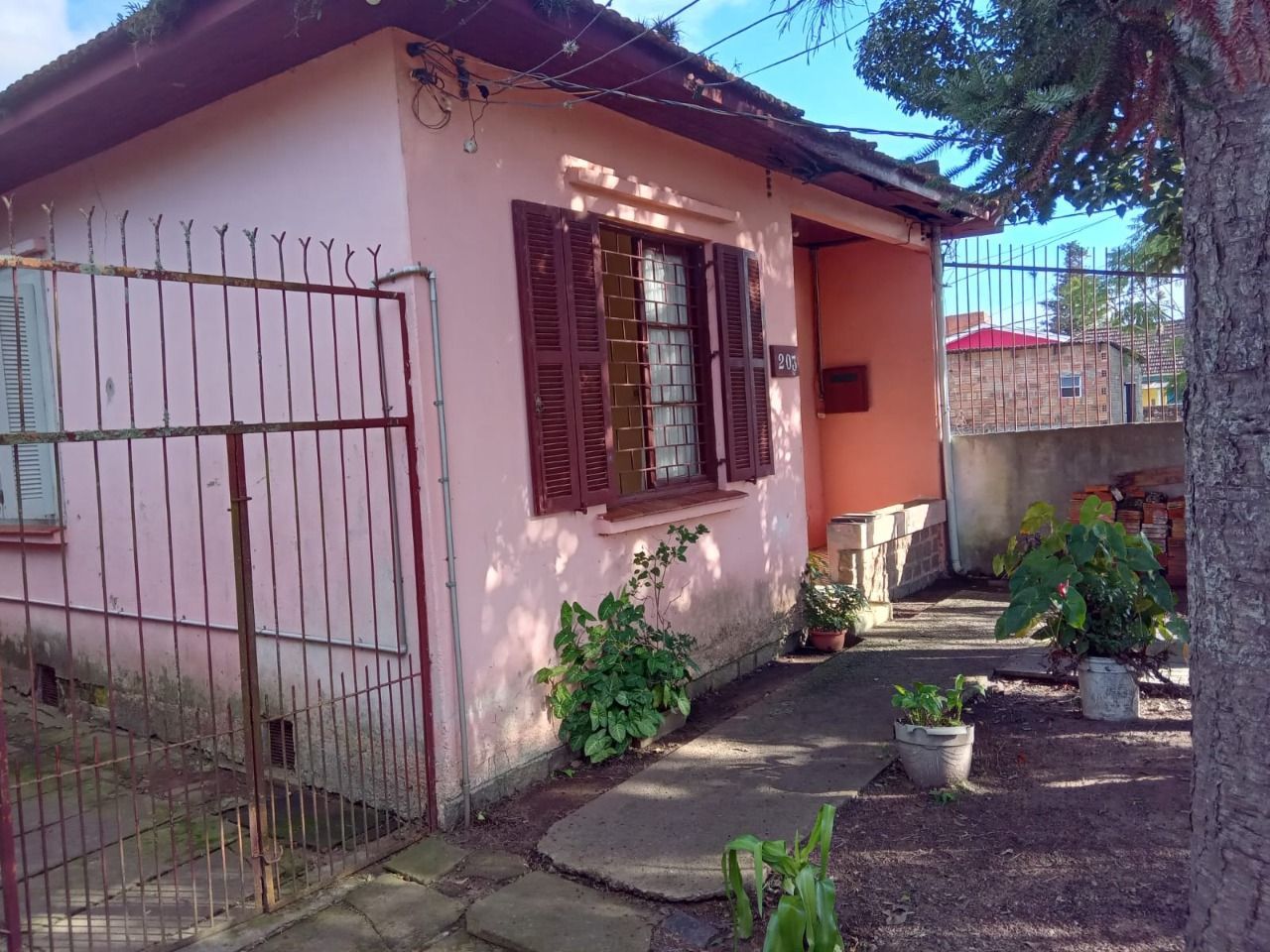 Casa à venda com 2 quartos, 140m² - Foto 2