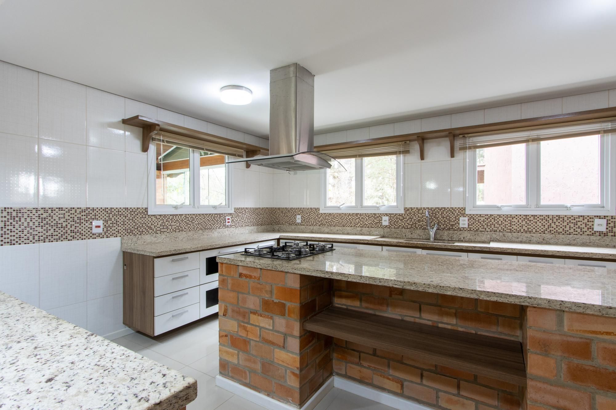 Casa à venda com 3 quartos, 308m² - Foto 27