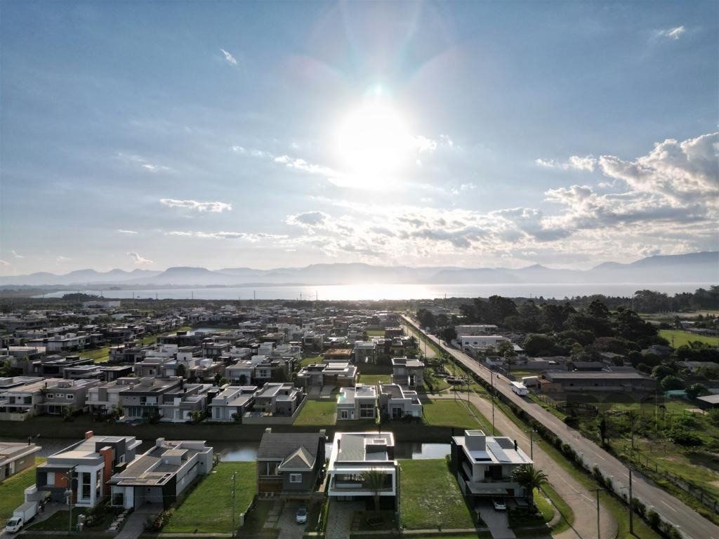 Casa de Condomínio à venda com 4 quartos, 275m² - Foto 28