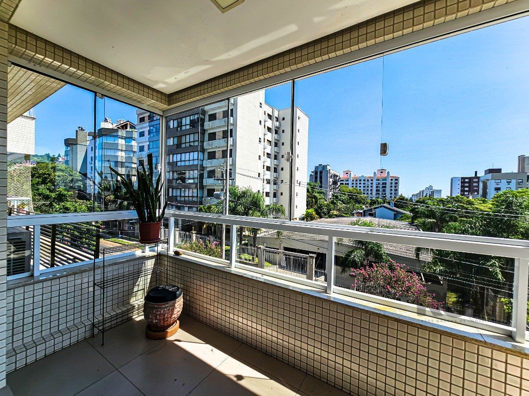 Apartamento à venda com 3 quartos, 152m² - Foto 2