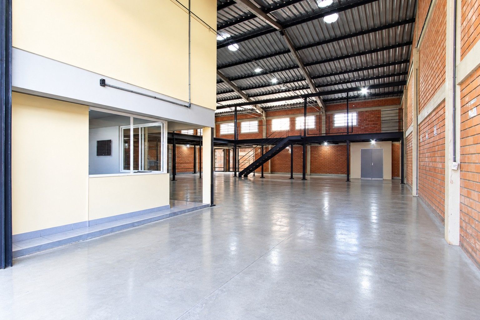 Pavilhão, à venda, 912 m², Guarujá - Porto Alegre — foto 3