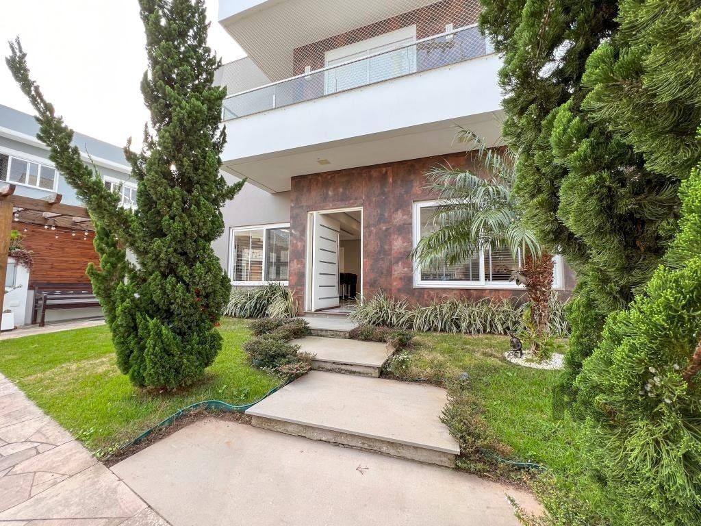 Casa de Condomínio à venda com 3 quartos, 242m² - Foto 4
