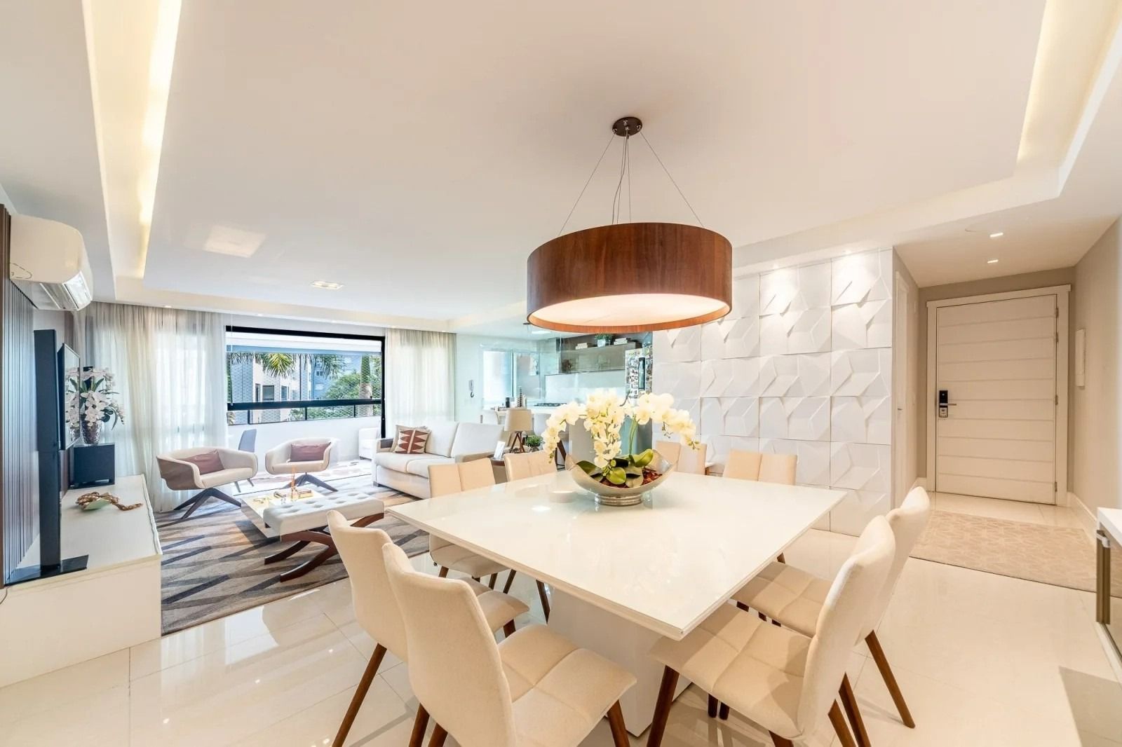 Apartamento à venda com 3 quartos, 137m² - Foto 1