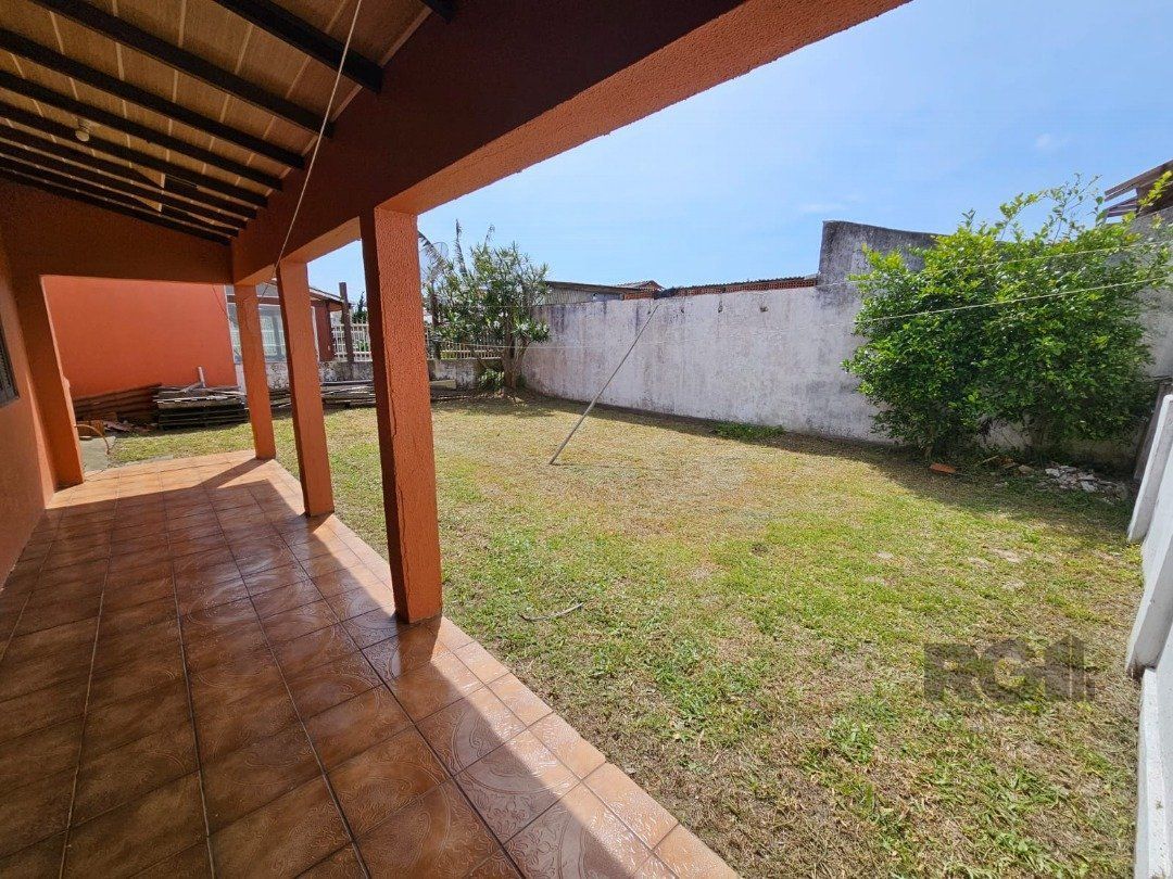 Casa à venda com 4 quartos, 220m² - Foto 1