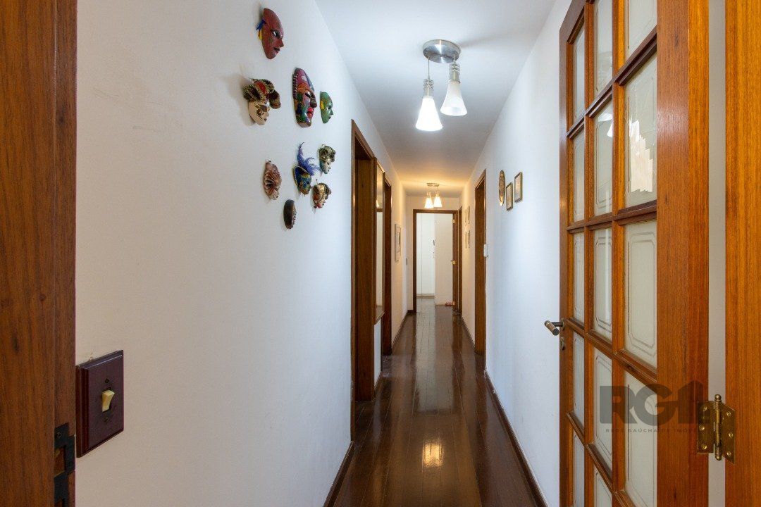 Casa à venda com 3 quartos, 222m² - Foto 18