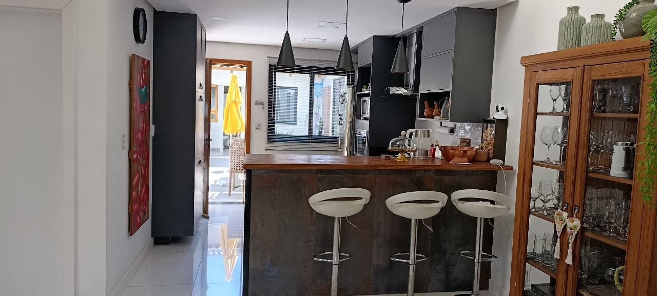 Casa à venda com 4 quartos, 180m² - Foto 7