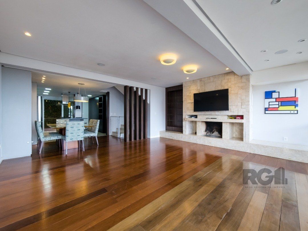 Casa de Condomínio à venda com 3 quartos, 239m² - Foto 2