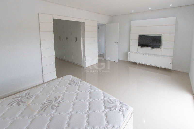 Casa de Condomínio à venda com 4 quartos, 320m² - Foto 32
