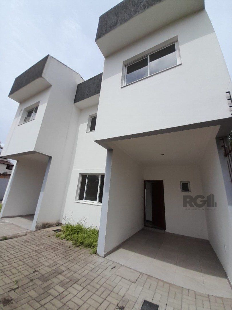 Casa à venda com 3 quartos, 229m² - Foto 1