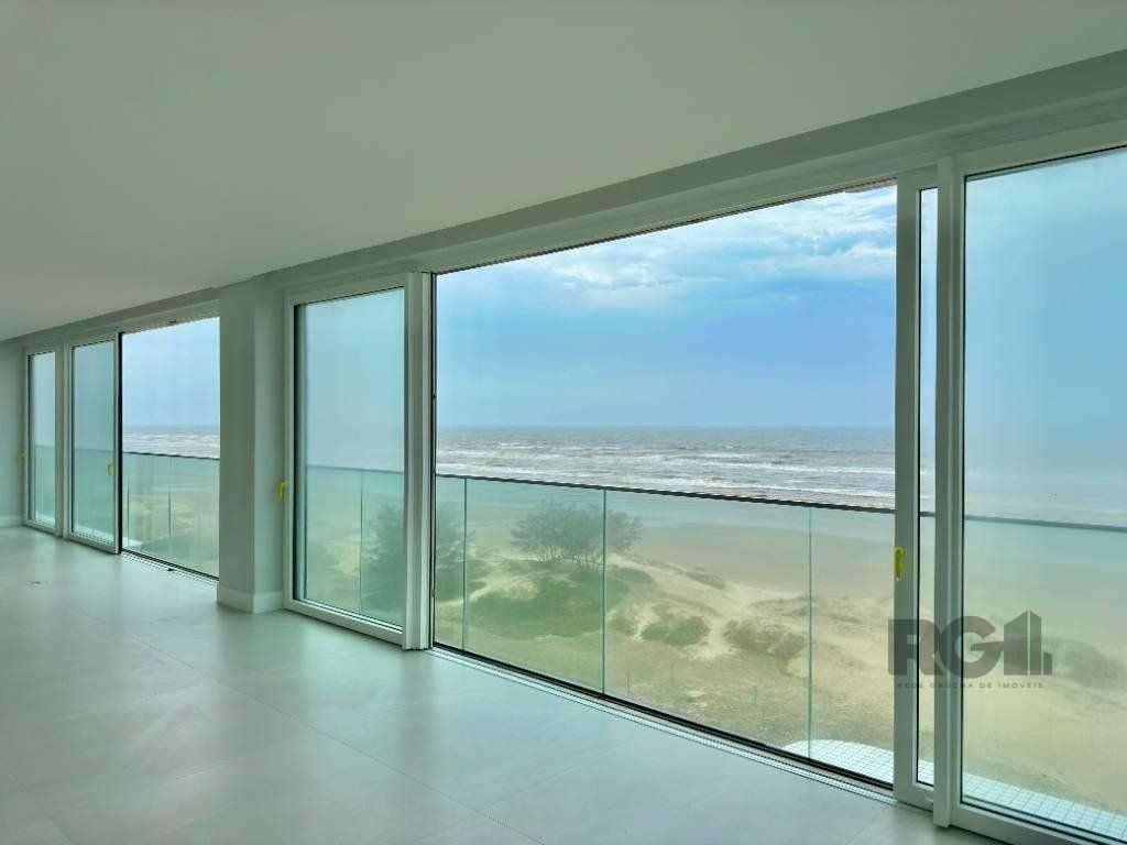 Apartamento à venda com 3 quartos, 220m² - Foto 1