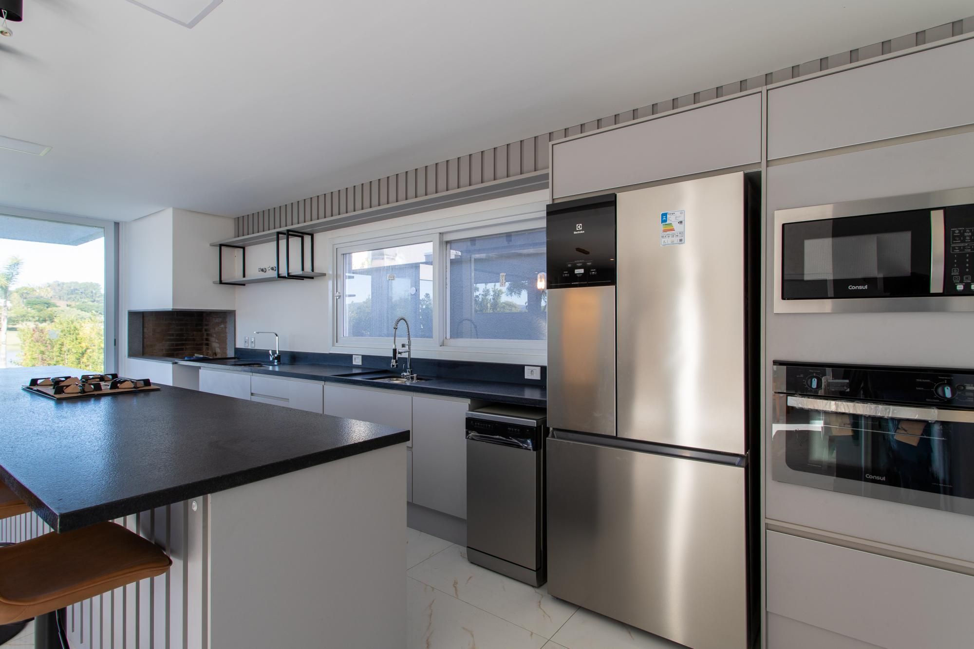 Casa de Condomínio à venda com 4 quartos, 297m² - Foto 25