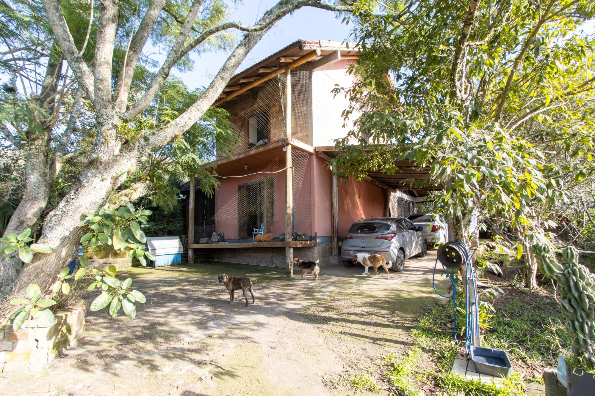 Casa à venda com 130m², 3 quartos, 1 suíte, 3 vagas no bairro Hípica em Porto Alegre