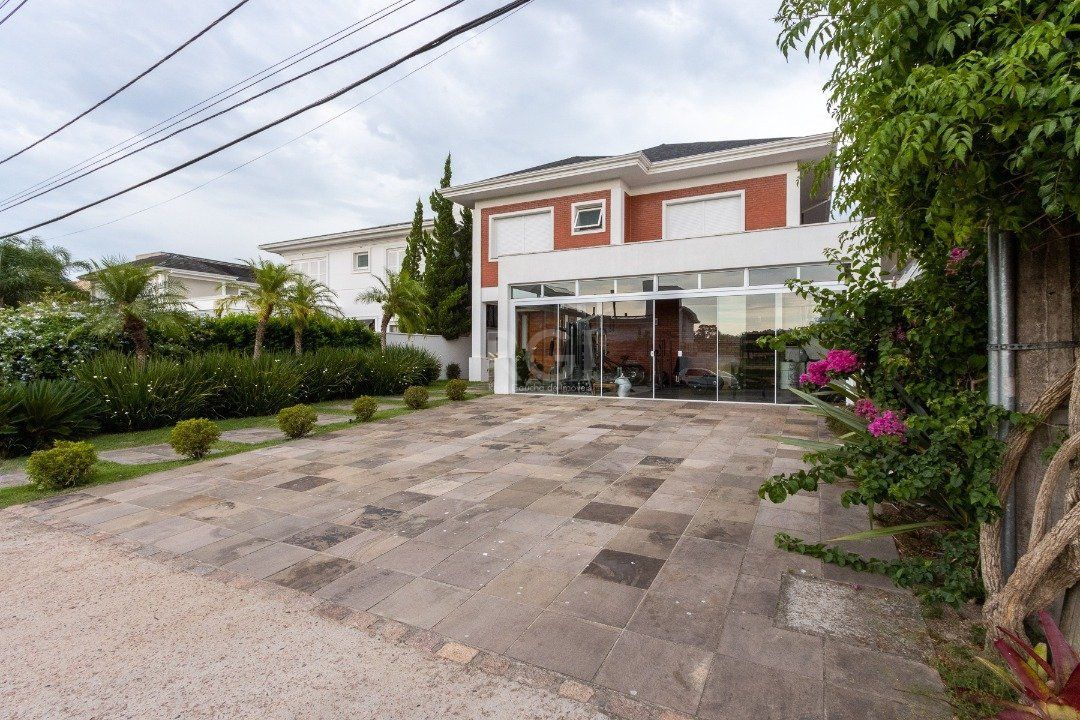 Casa de Condomínio à venda com 3 quartos, 395m² - Foto 2