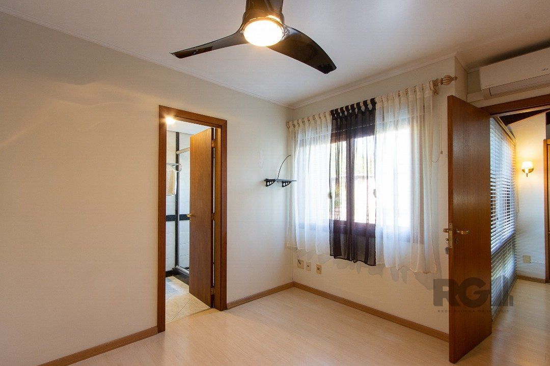 Casa de Condomínio à venda com 4 quartos, 216m² - Foto 32