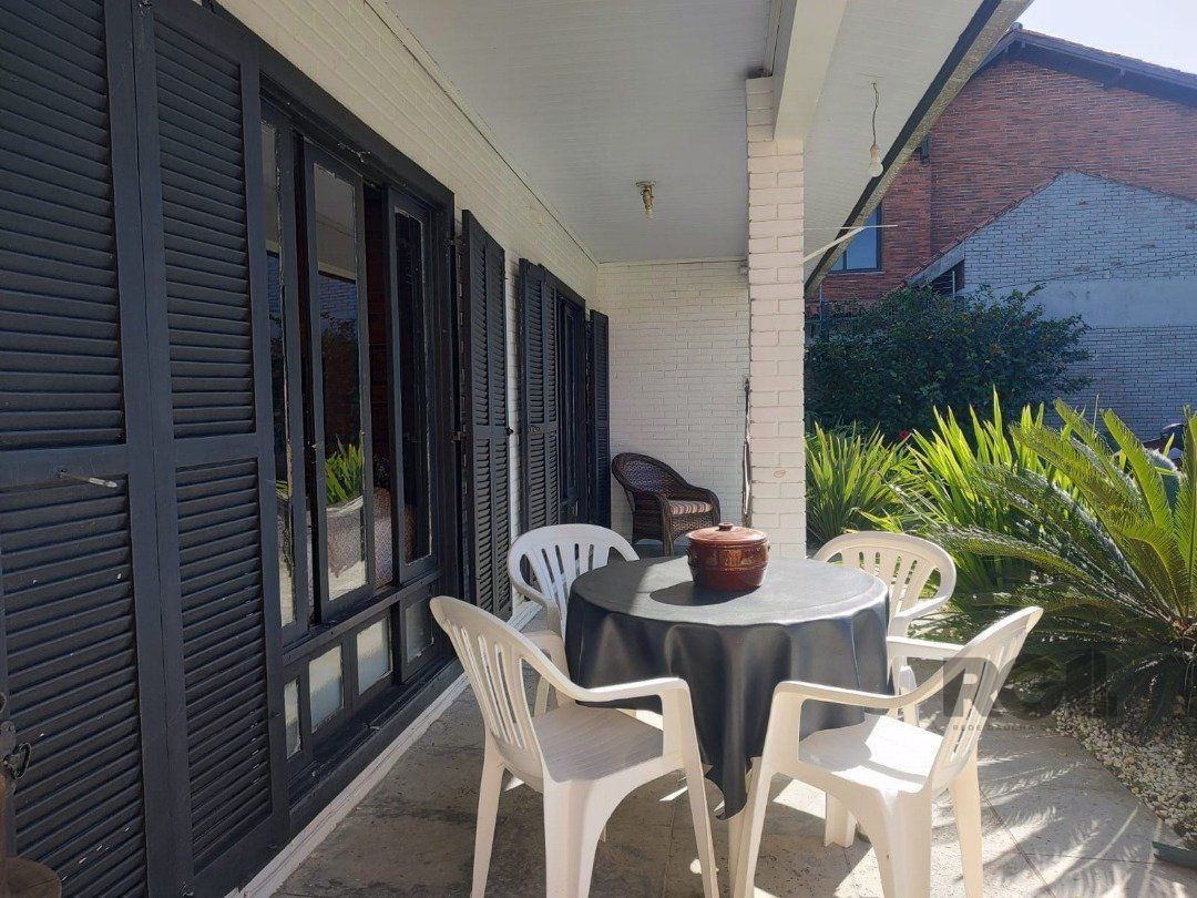 Casa, 5 quartos, 148 m² - Foto 2