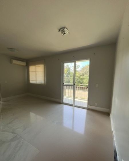 Apartamento à venda com 57m², 2 quartos no bairro Humaitá em Porto Alegre
